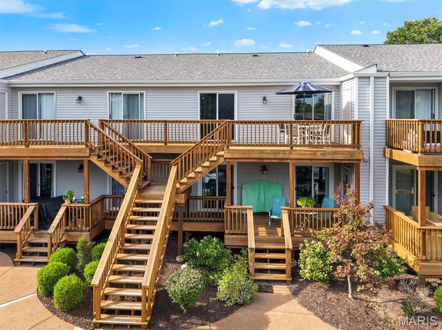 8912 Eager Road, Brentwood, MO 63144