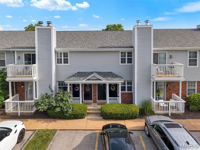 8912 Eager Road, Brentwood, MO 63144