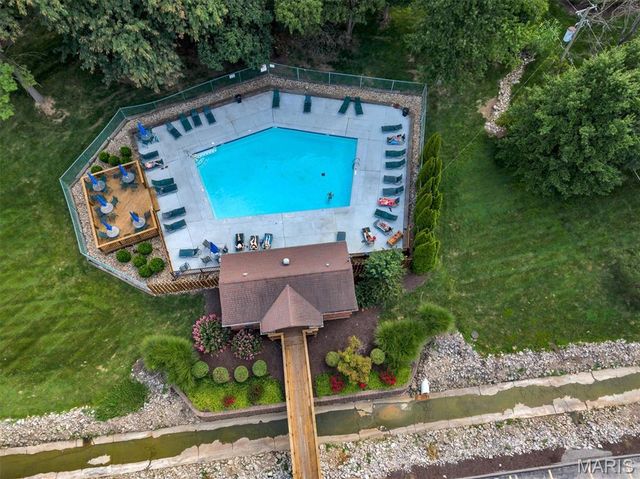 8912 Eager Road, Brentwood, MO 63144