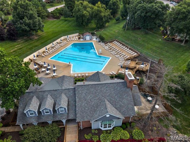 8912 Eager Road, Brentwood, MO 63144