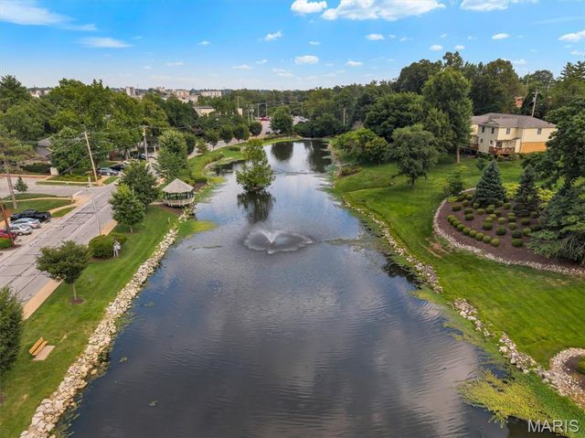8912 Eager Road, Brentwood, MO 63144