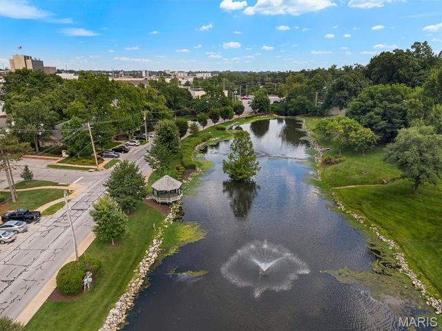 8912 Eager Road, Brentwood, MO 63144