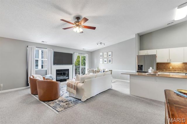 8912 Eager Road, Brentwood, MO 63144