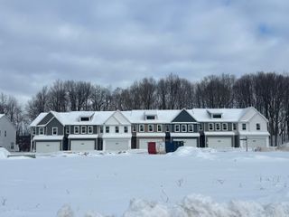 3331 Kings River Street SW 44, Wyoming, MI 49418