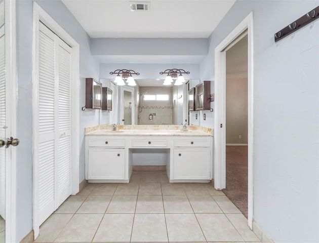 2304 Colleen Drive, Pearland, TX 77581