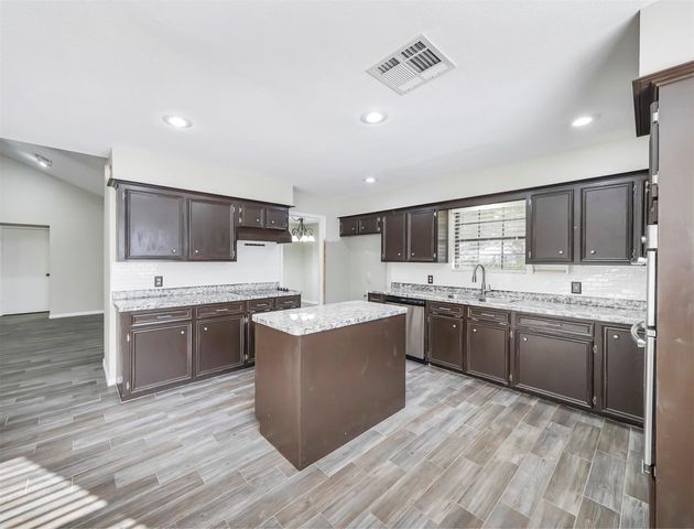 2304 Colleen Drive, Pearland, TX 77581