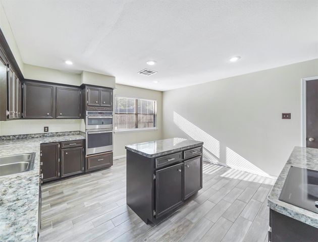 2304 Colleen Drive, Pearland, TX 77581