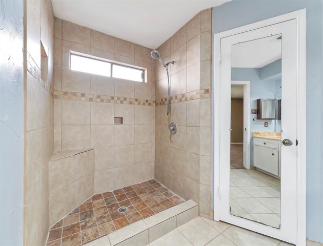 2304 Colleen Drive, Pearland, TX 77581