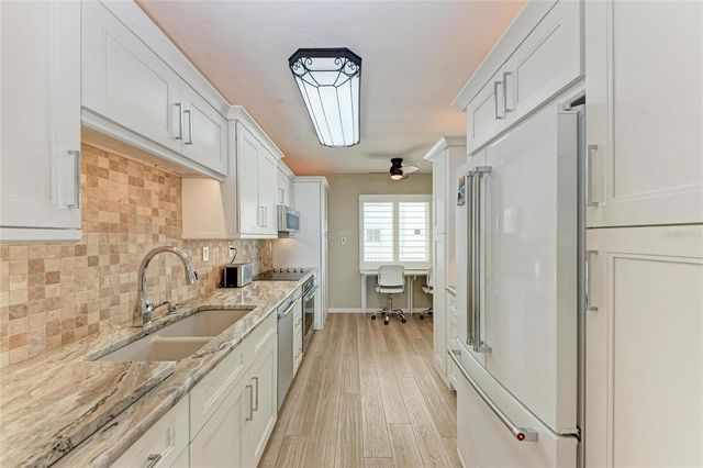 5200 GULF DRIVE 302, Holmes Beach, FL 34217