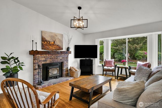 16226 2nd Place W, Lynnwood, WA 98087