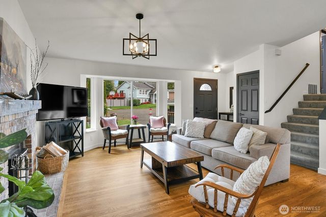 16226 2nd Place W, Lynnwood, WA 98087