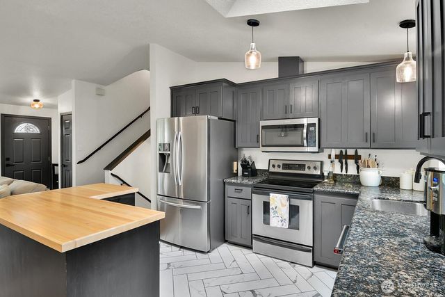 16226 2nd Place W, Lynnwood, WA 98087