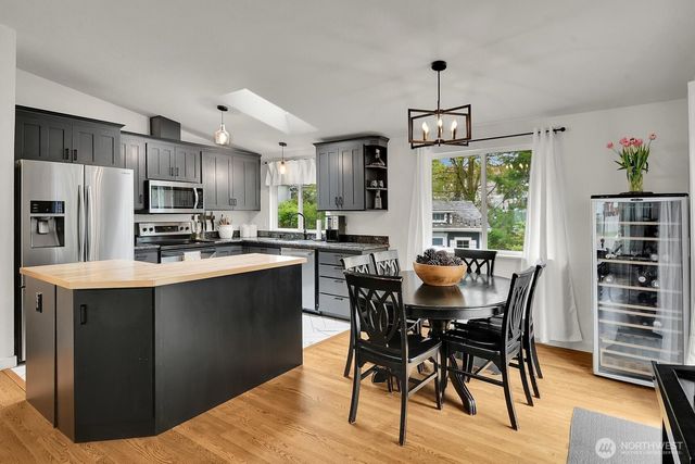 16226 2nd Place W, Lynnwood, WA 98087