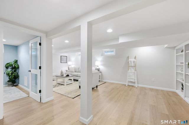 81 Elm Street, Simsbury, CT 06081