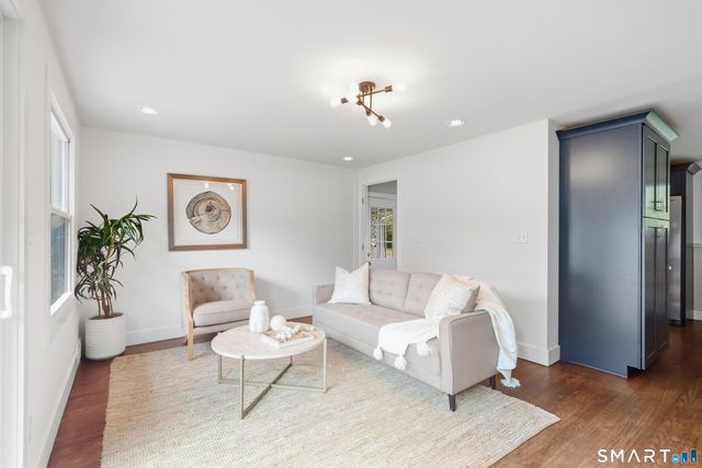 81 Elm Street, Simsbury, CT 06081