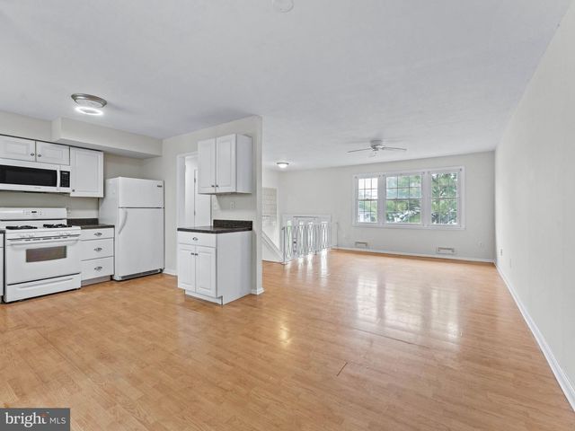 9 COOPER DR, Somers Point, NJ 08244