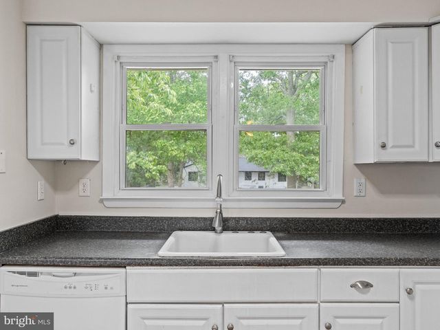 9 COOPER DR, Somers Point, NJ 08244