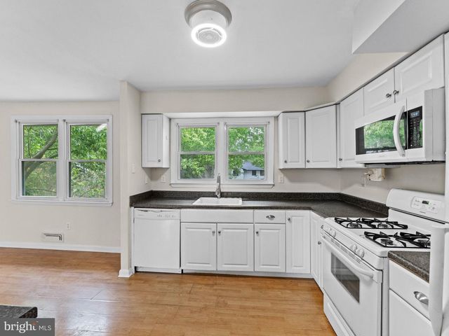 9 COOPER DR, Somers Point, NJ 08244