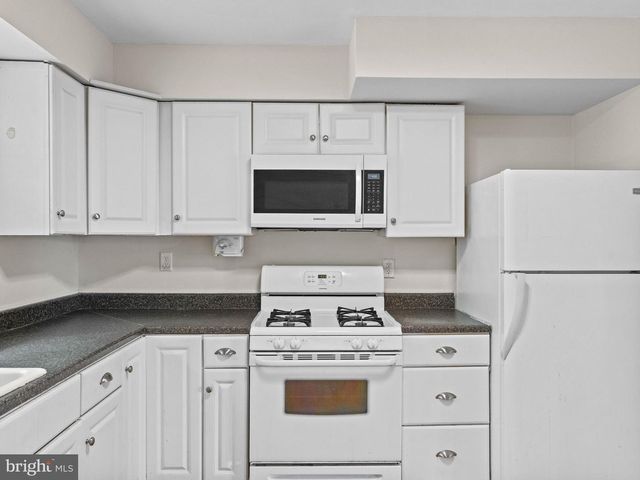 9 COOPER DR, Somers Point, NJ 08244