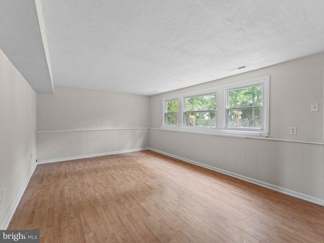 9 COOPER DR, Somers Point, NJ 08244