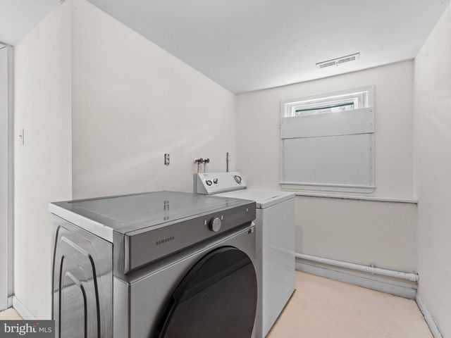 9 COOPER DR, Somers Point, NJ 08244
