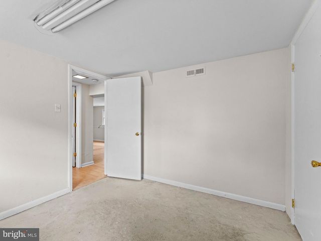 9 COOPER DR, Somers Point, NJ 08244