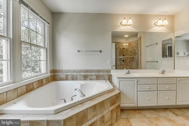 122 SHEPHERDSON LN NE, Vienna, VA 22180