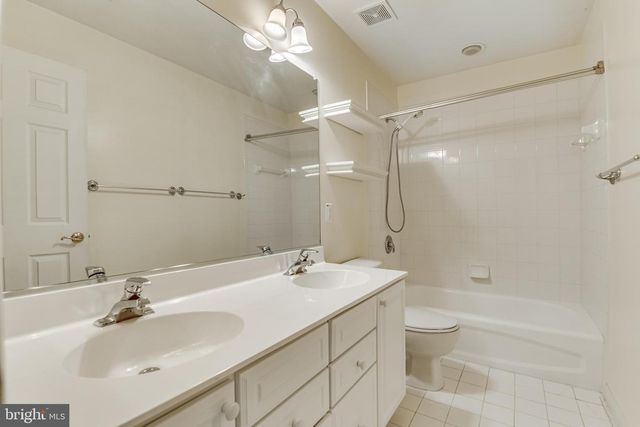 122 SHEPHERDSON LN NE, Vienna, VA 22180