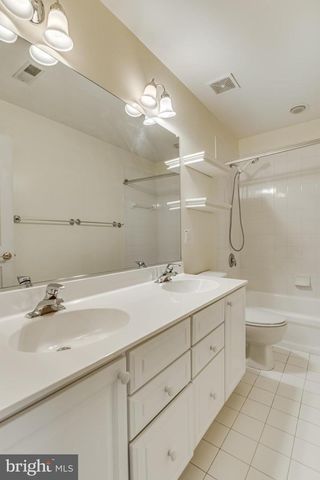 122 SHEPHERDSON LN NE, Vienna, VA 22180