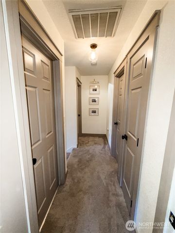 2927 27th Lane NE, Olympia, WA 98506