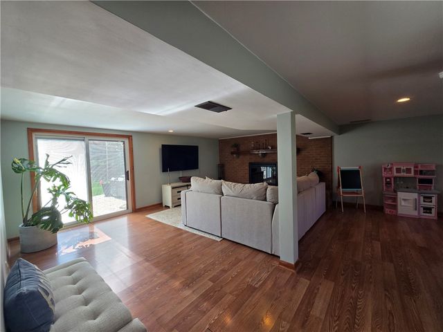1830 Duncan Ave, Mccandless, PA 15101