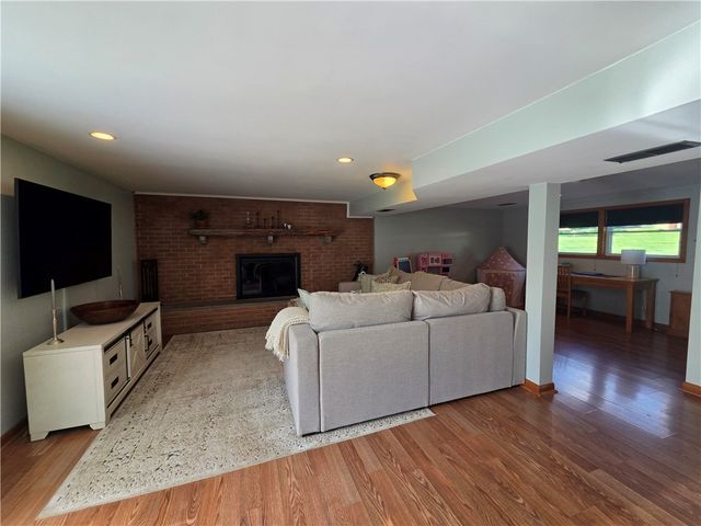 1830 Duncan Ave, Mccandless, PA 15101