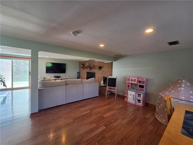 1830 Duncan Ave, Mccandless, PA 15101