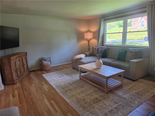 1830 Duncan Ave, Mccandless, PA 15101