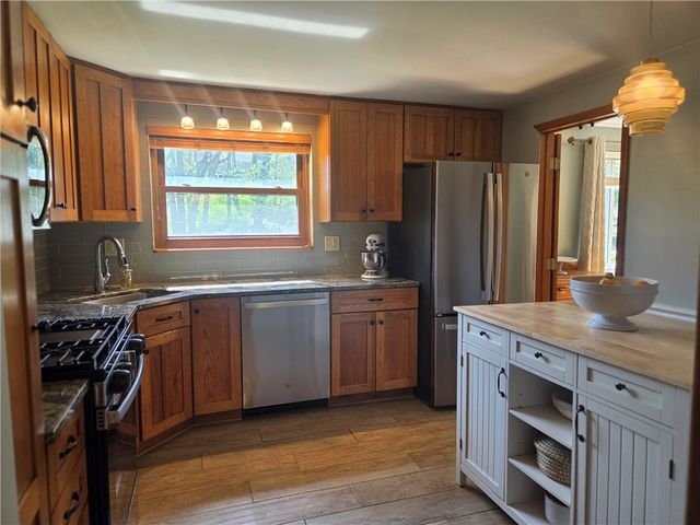 1830 Duncan Ave, Mccandless, PA 15101