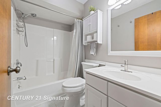 3690 Waterloo Drive, Saginaw, MI 48603