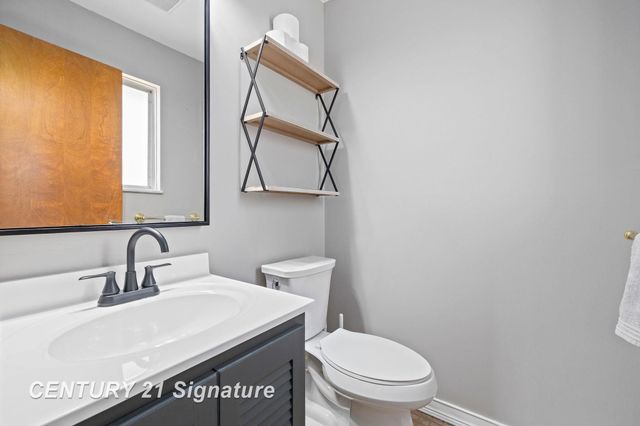 3690 Waterloo Drive, Saginaw, MI 48603