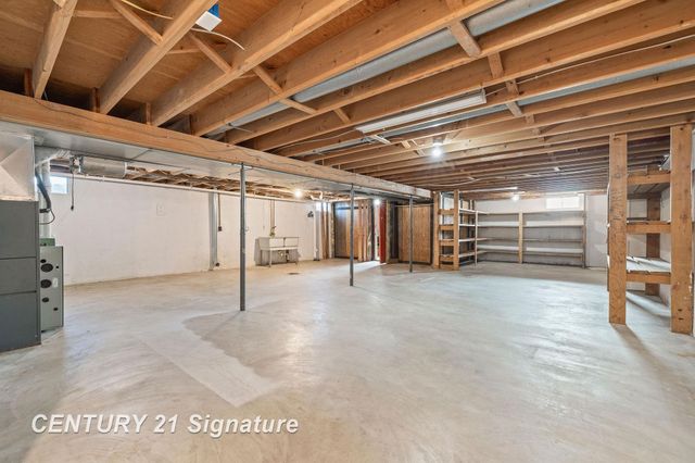 3690 Waterloo Drive, Saginaw, MI 48603