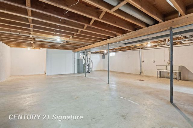 3690 Waterloo Drive, Saginaw, MI 48603