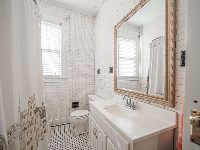 1403 SE Second St Street, Evansville, IN 47713