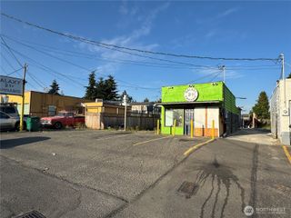 11042 1st Avenue S, Seattle, WA 98168