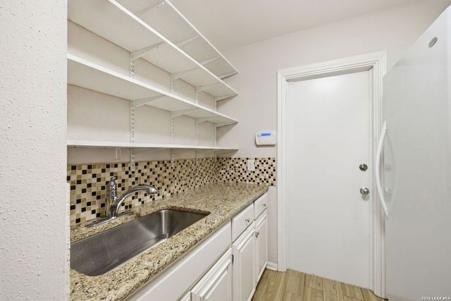 13102 Hunters Ledge, San Antonio, TX 78230