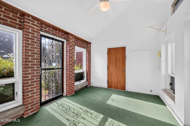 1642 Norcross Drive, Oregon, OH 43616