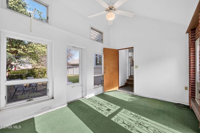 1642 Norcross Drive, Oregon, OH 43616