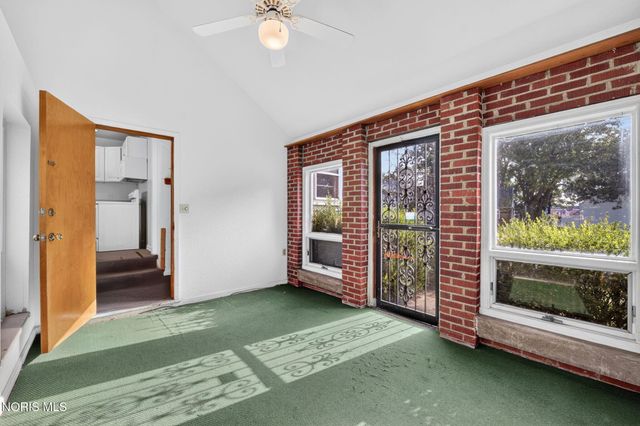 1642 Norcross Drive, Oregon, OH 43616