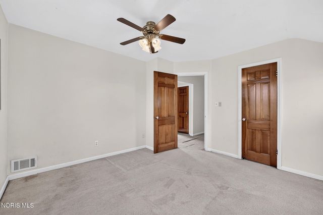 1642 Norcross Drive, Oregon, OH 43616
