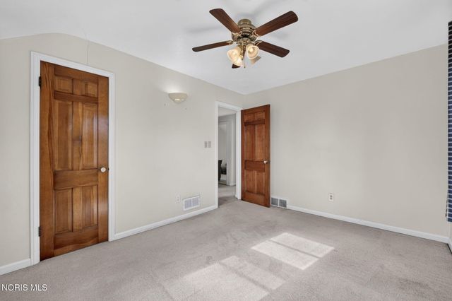 1642 Norcross Drive, Oregon, OH 43616