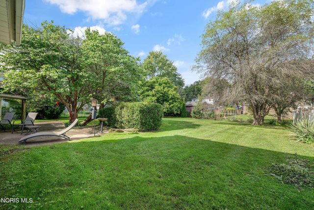 1642 Norcross Drive, Oregon, OH 43616