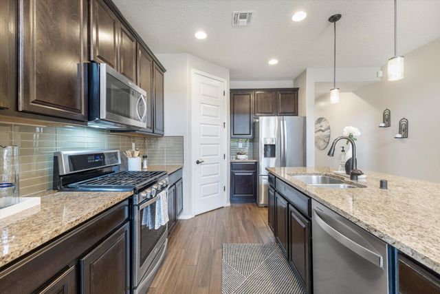 3411 Llano Vista Loop NE, Rio Rancho, NM 87124