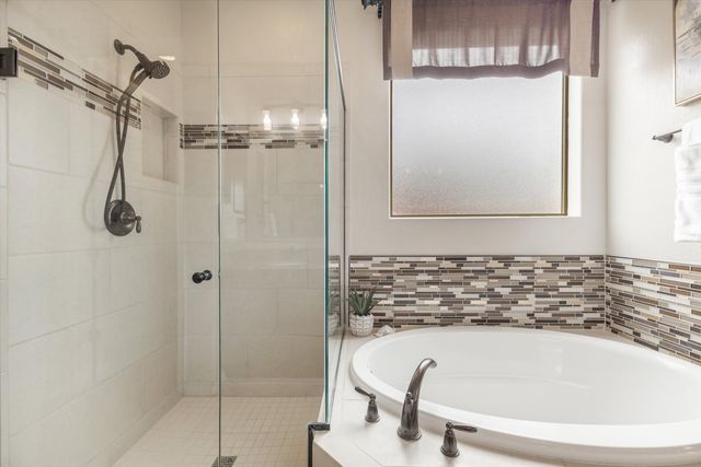 3411 Llano Vista Loop NE, Rio Rancho, NM 87124